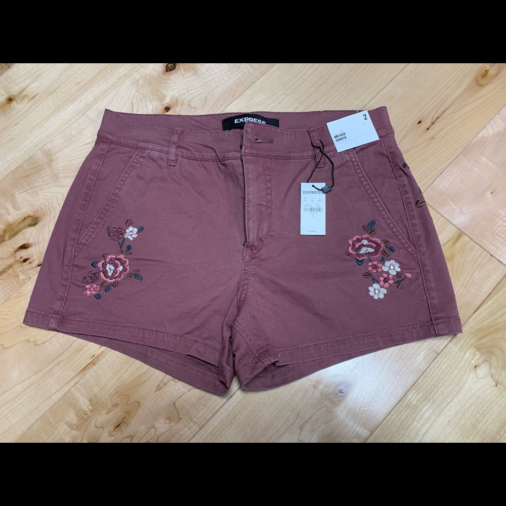 Express Mid Rise Shorts - Pink with embroidered flowers - Size 2 NWT